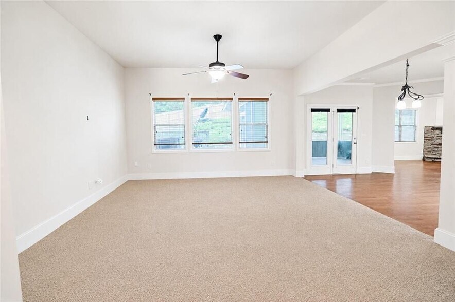 Building Photo - 2236 Caledonia Dr SE