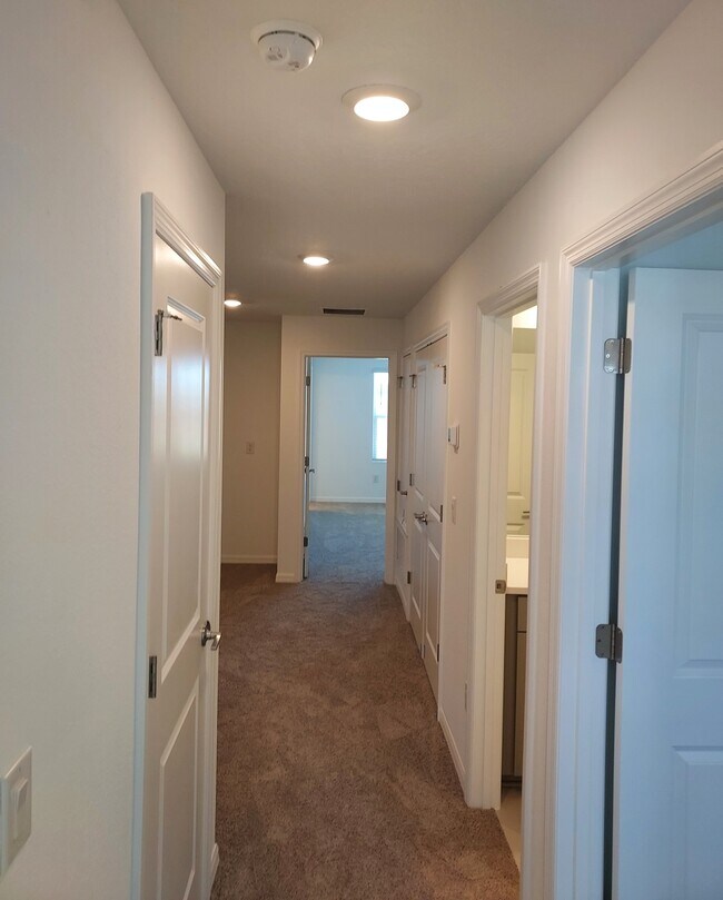 Building Photo - 2403 Paravane Wy