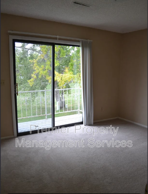 Building Photo - 10 Miners Pl