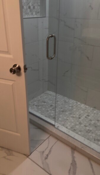 Building Photo - 4293 Parkview Ct