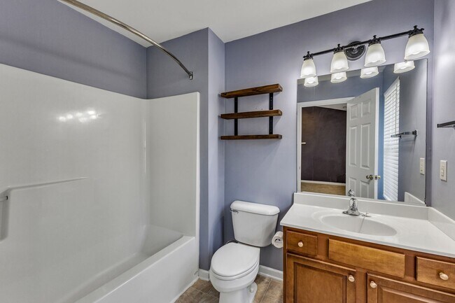 Building Photo - Adorable 3b 3b Townhome In Wake Forest!