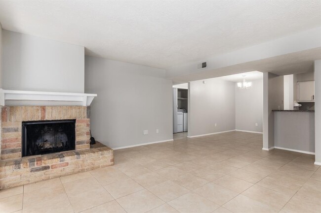 Primary Photo - 10555 Turtlewood Ct