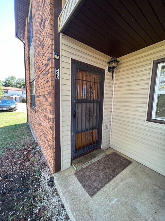 Primary Photo - 110 Country Villa Ln