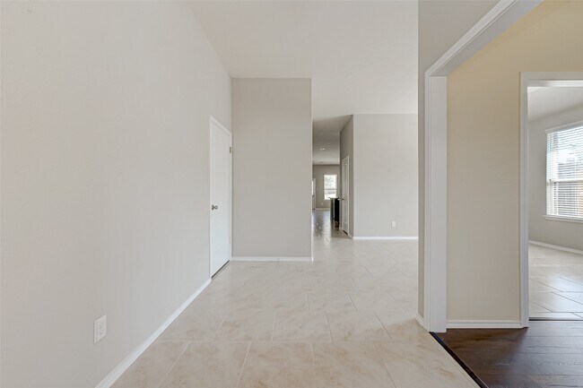 Building Photo - 8402 Coral Cove Pass Ln