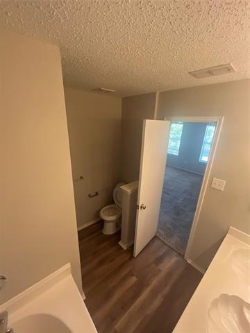 Building Photo - 4256 Meadowknoll Dr