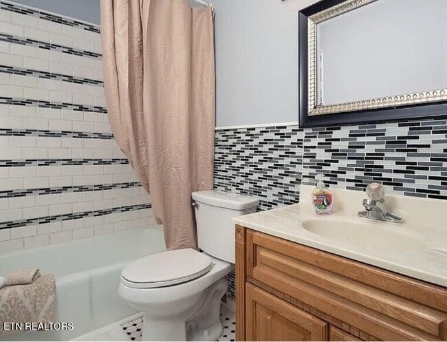 Building Photo - 128 Farlow Dr