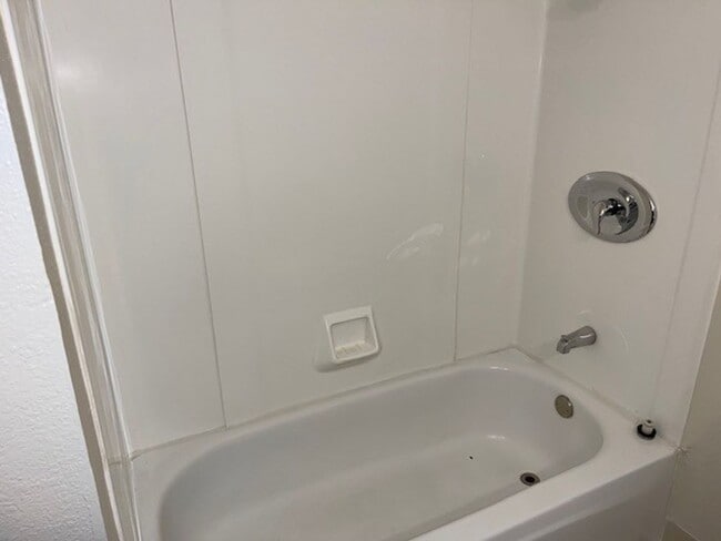 Building Photo - 2150 Northwood Cir