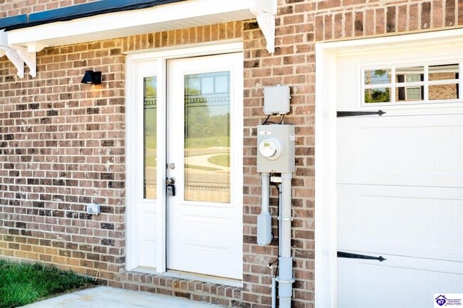 Building Photo - 203 Dixon Cir