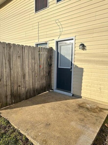 Building Photo - 2075 Clingan Dr NW