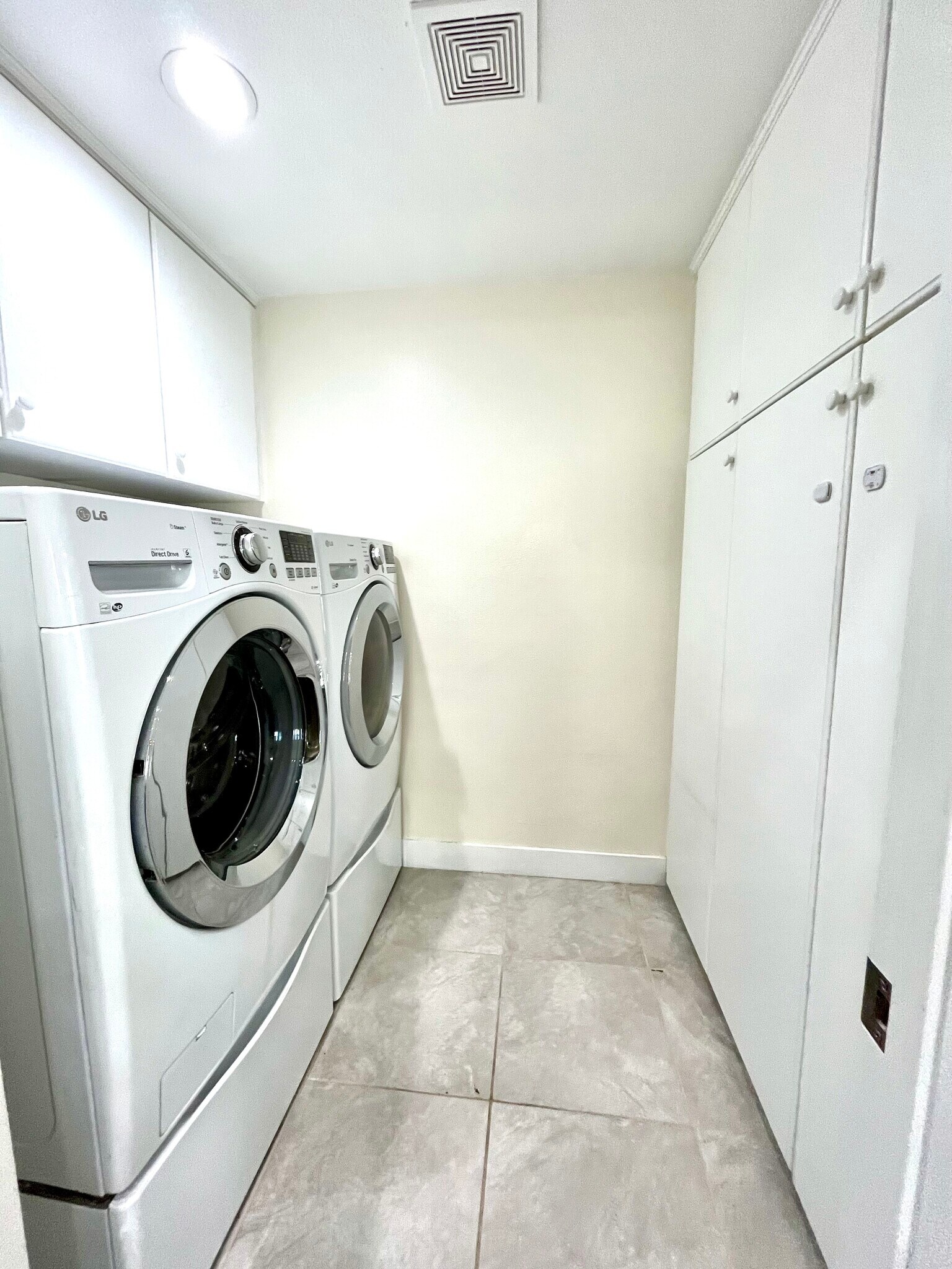 laundry room - 16619 Yukon Ave