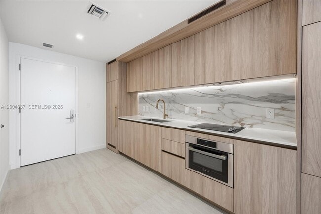 Building Photo - 77 SE 5th St