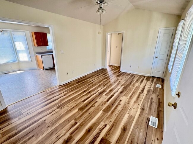 Building Photo - 1033 Holly Point Dr