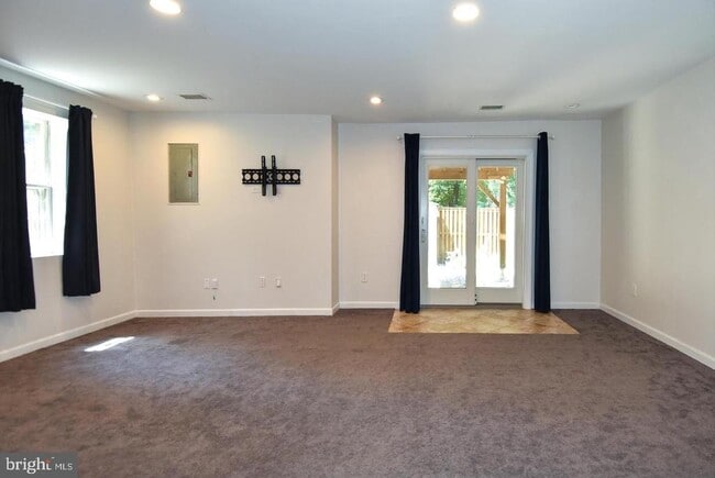 Building Photo - 5920 Langton Dr