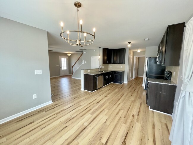 Building Photo - 3 bed, 2 bath Nest in Cameron
