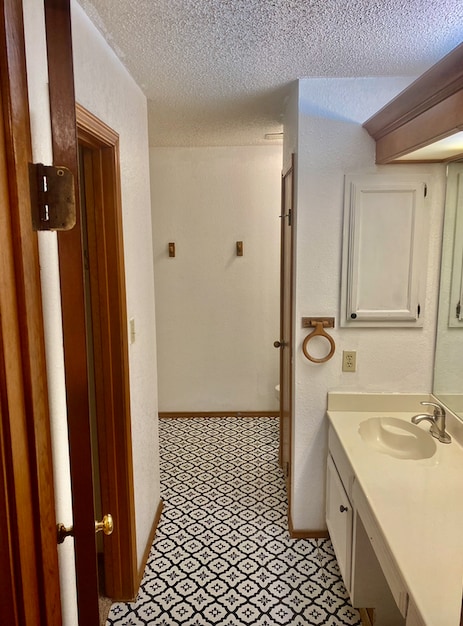 Building Photo - 1945 Zenaida Ave