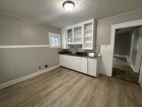 Building Photo - 50th,W.3543