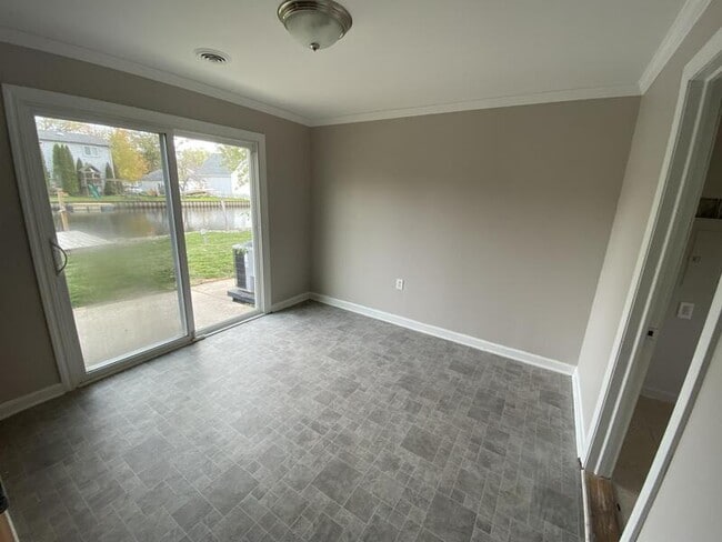 Building Photo - 35235 Tilford St