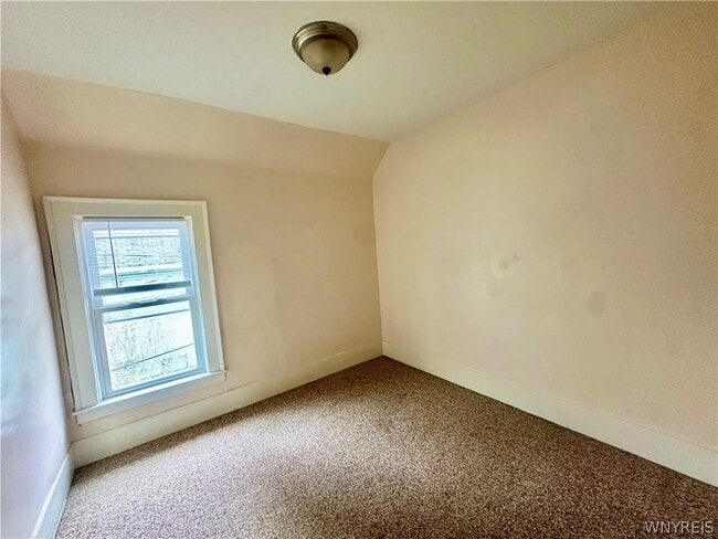 Building Photo - 34 Hayden St