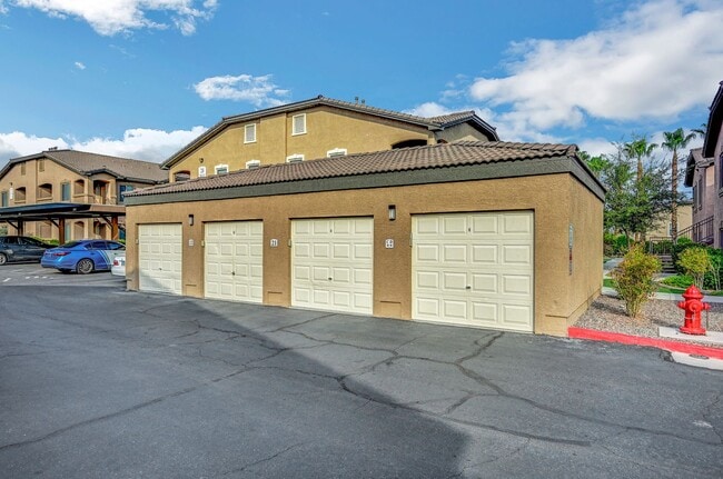Building Photo - Second Story Condo with Open Floor Plan and Granite Counters