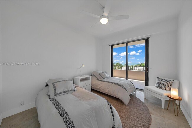 Building Photo - 201 Crandon Blvd