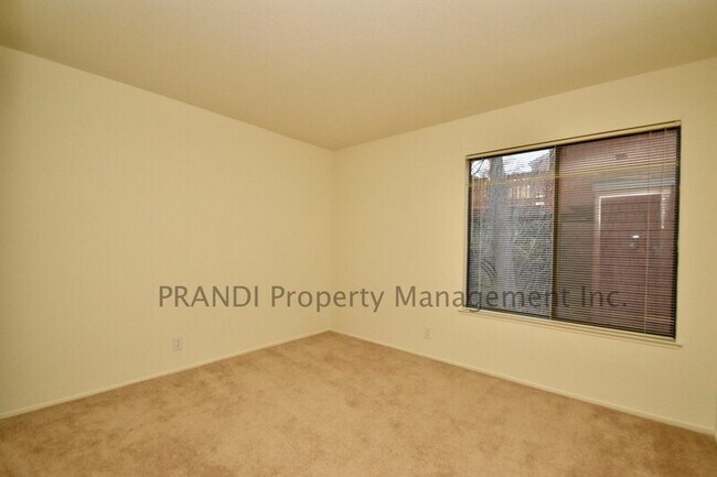 Building Photo - 920 Arlene Way