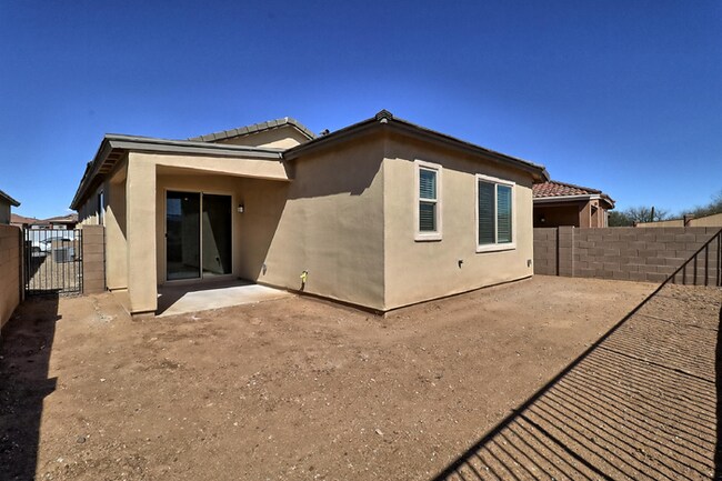 Building Photo - Newer Rancho Sahuarita Home!