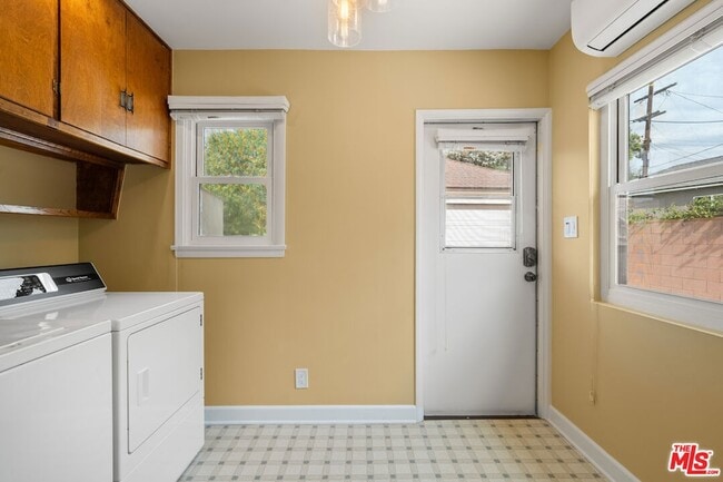 Building Photo - 7315 W 82nd St