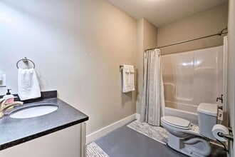 Building Photo - 1117 Greenwood Alley