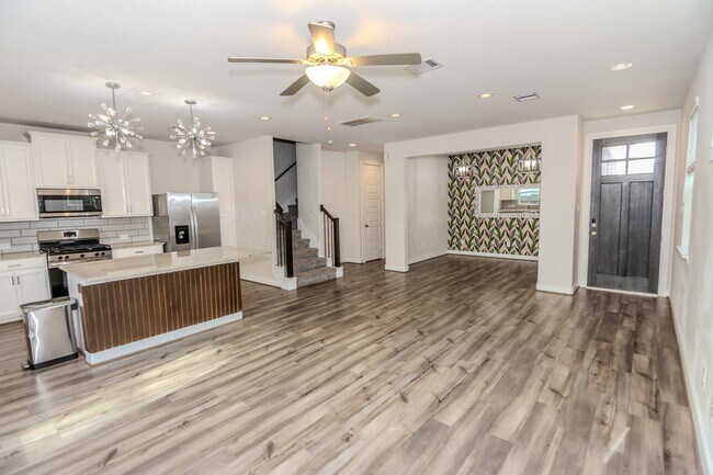Building Photo - 4120 Split Ivy Dr