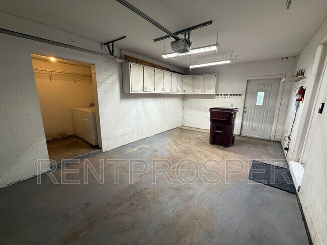 Building Photo - 8340 Le Mesa St