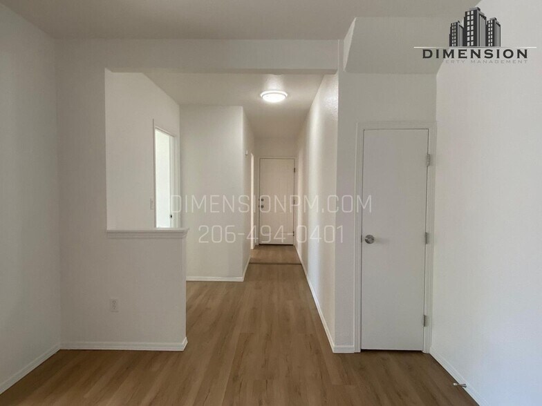 Building Photo - 869 S 41st St