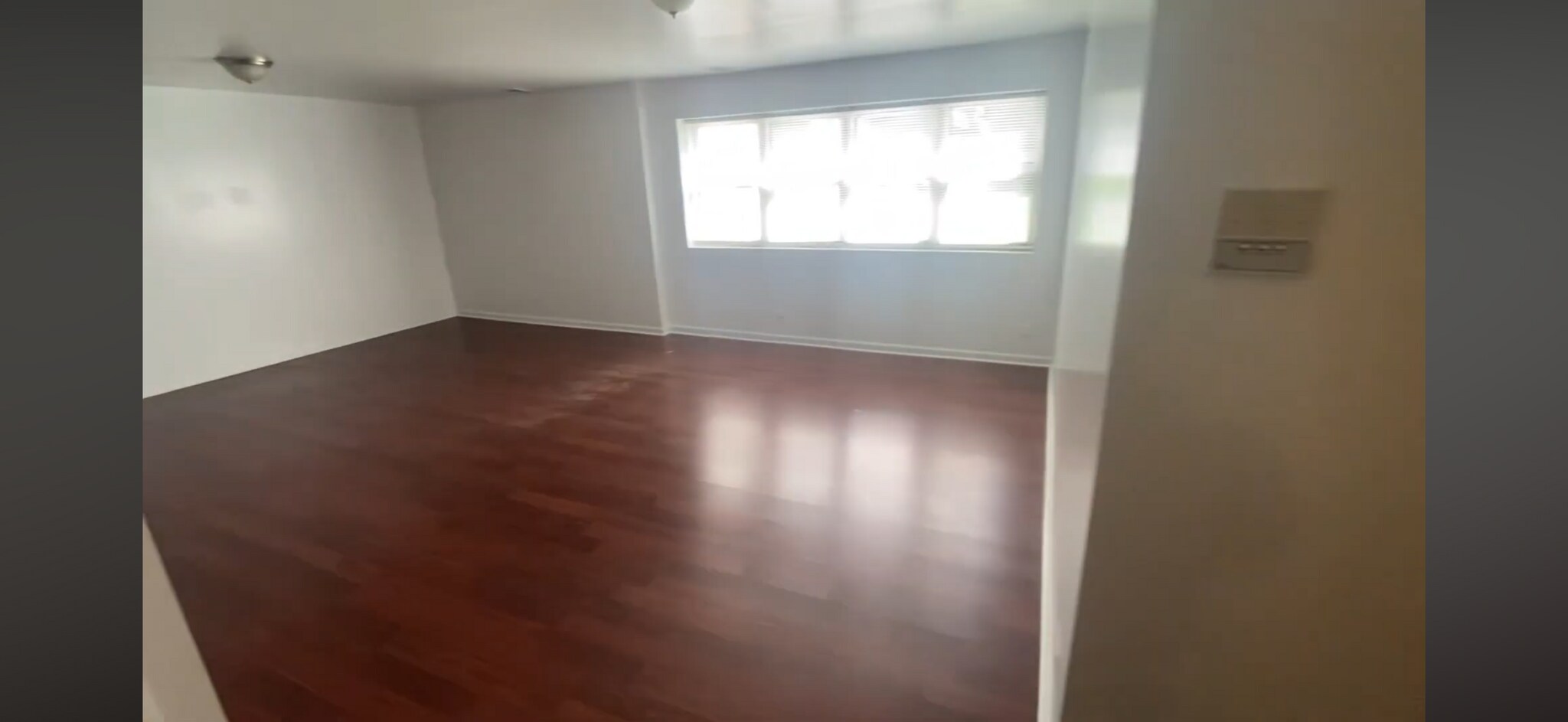 Building Photo - 2542 W Fitch Ave