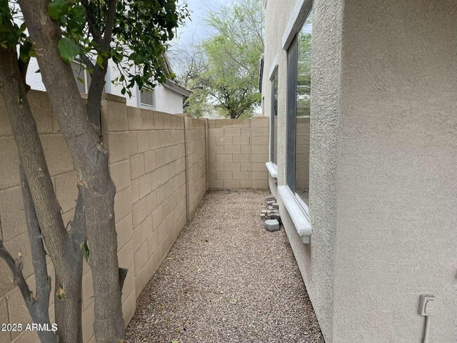 Building Photo - 3117 S Southwind Dr