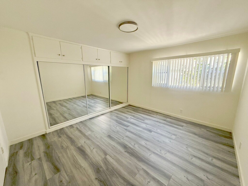 Building Photo - 231 California Ave