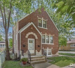 Building Photo - 2345 Ridgeland Ave