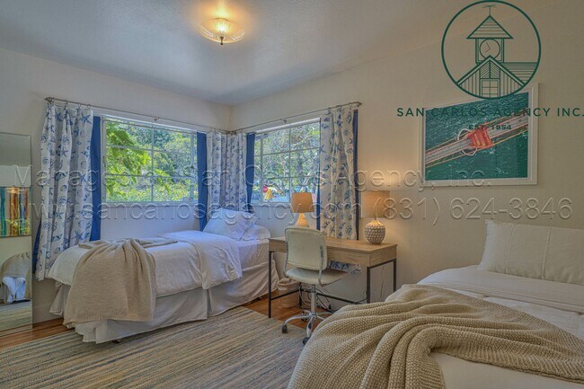 Building Photo - Furnished Two Bedroom Carmel Cottage