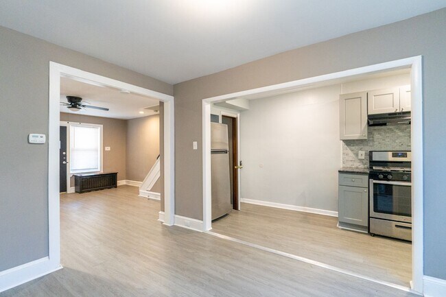 Building Photo - Elmwood Park area newly renovated 3 bedroom