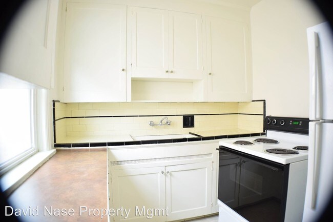 Building Photo - 5128-5138-5138 SE Milwaukie Ave