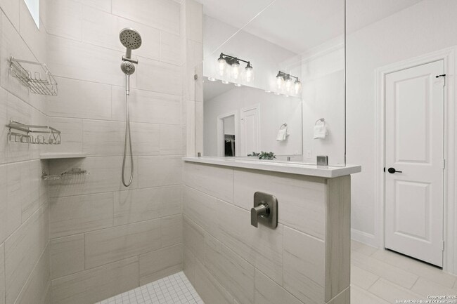 Building Photo - 2623 Suncadia Ln