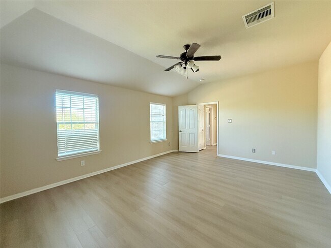 Building Photo - 246 Golden Grain Dr