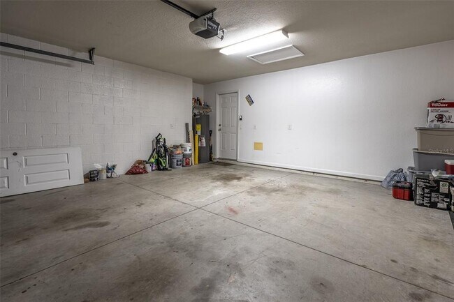 Building Photo - 5561 SW 40th St