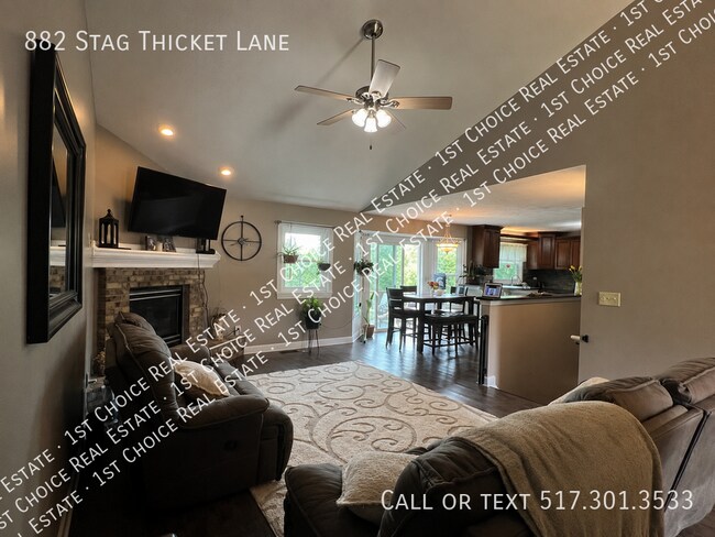 Building Photo - 882 Stag Thicket Ln