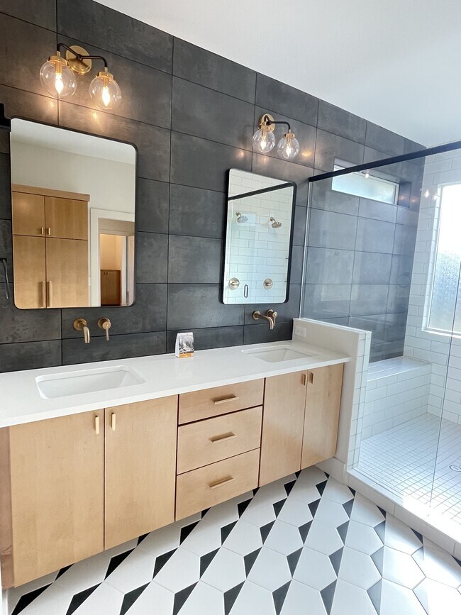 Building Photo - 252 N Ciderbluff St