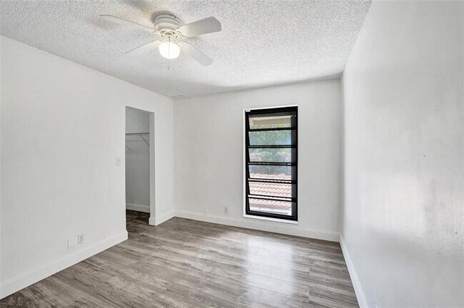 Building Photo - 103 Heatherbrook Way