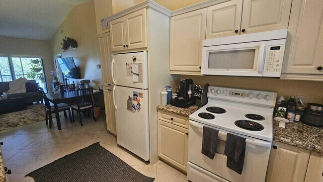Building Photo - 2850 Palmwood Terrace
