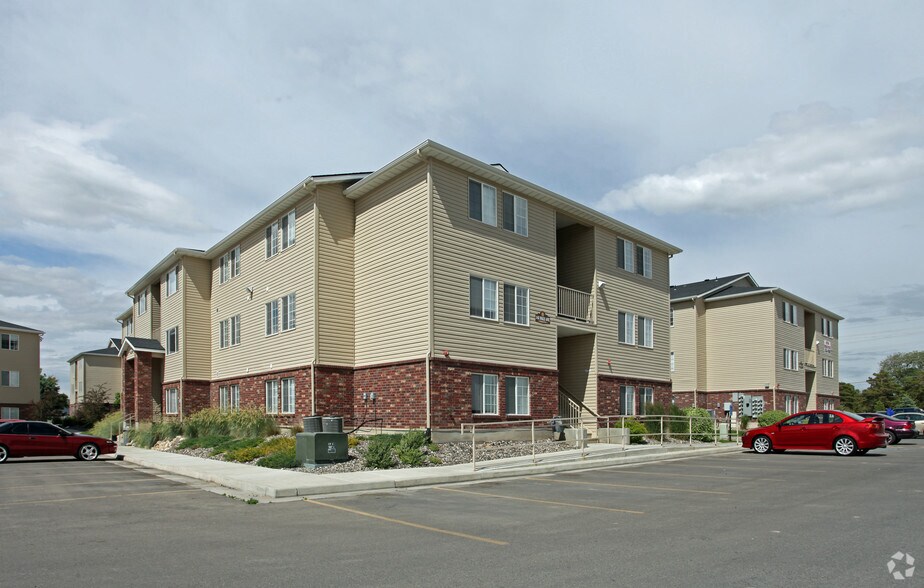 ApartmentsFalls Crossing 122 W Falls Ave W Twin Falls ID 83301