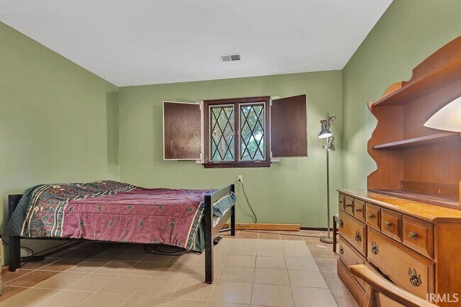 Building Photo - 4425 E Cambridge Ct