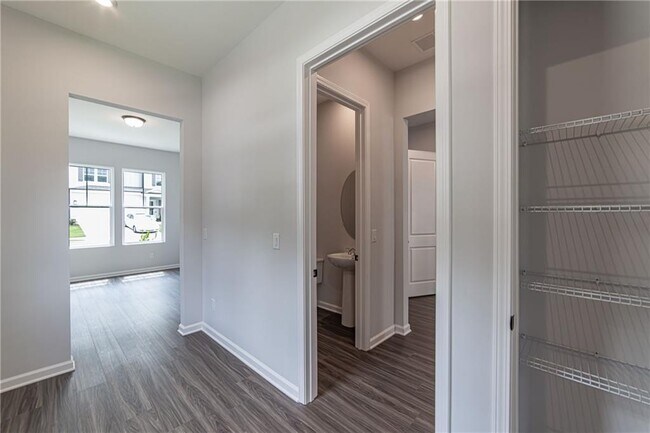 Building Photo - 212 Birchwood Row