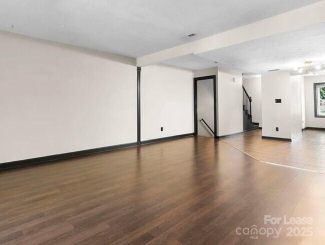 Building Photo - 2705 N Center St