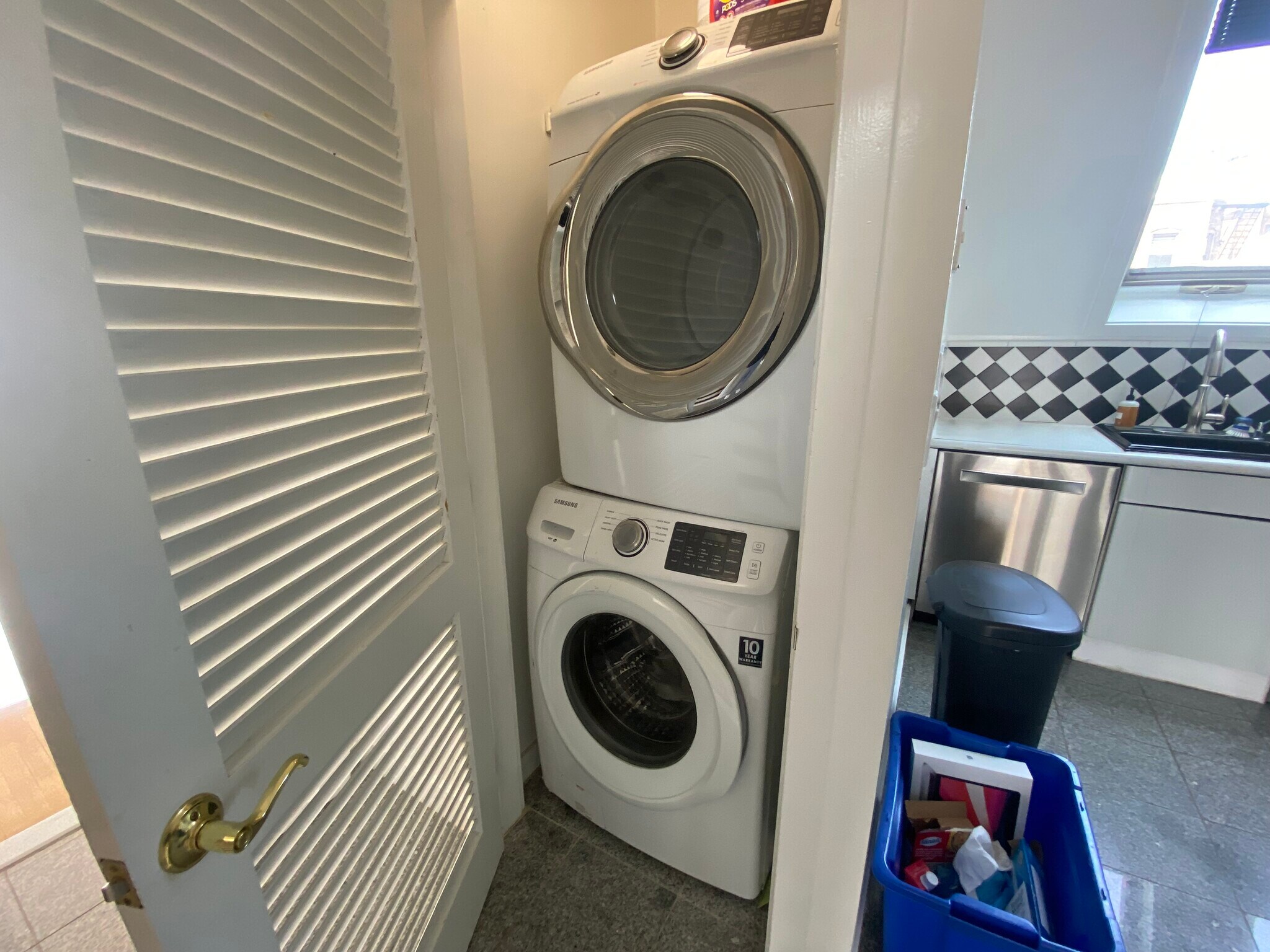 Building Photo - 21 Snow Hill St